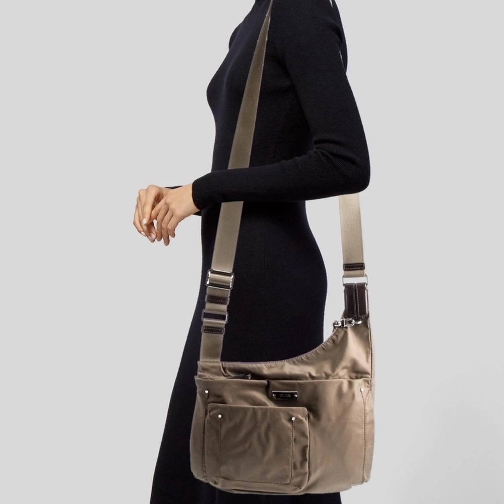 Tumi Voyageur Sumatra Crossbody Bag. Olive green/brown color.
